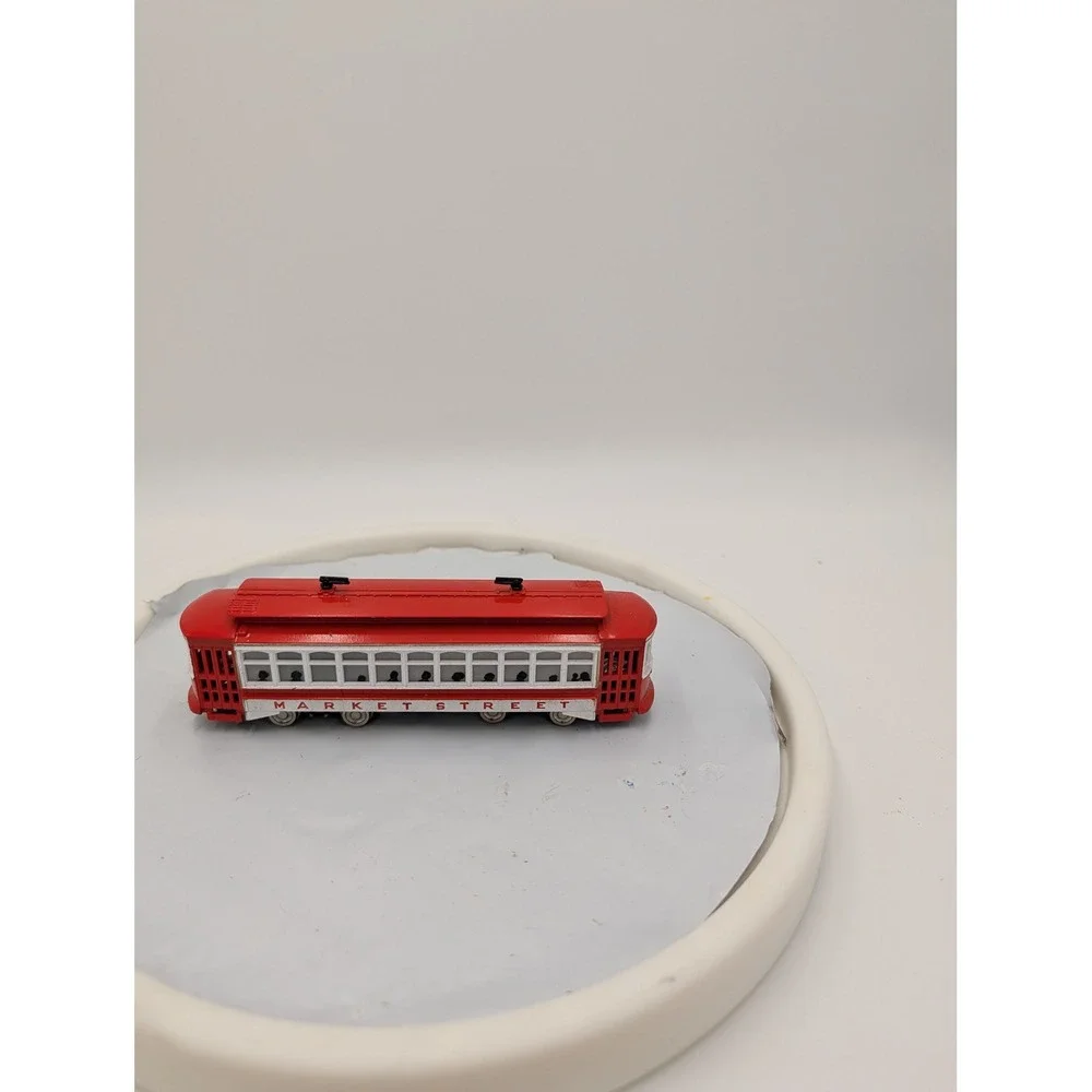 Bachmann‎ HO Scale San Francisco Market Street Railway Trolley Car Red White